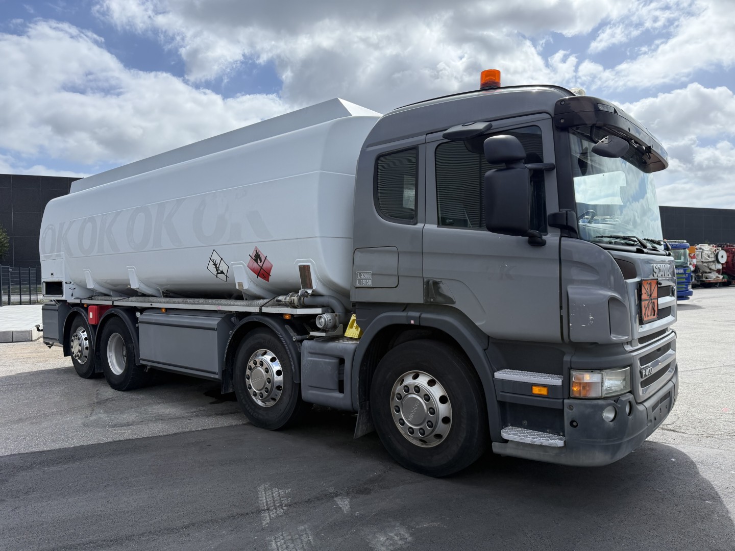 Scania P400 8x2*6 24.000 l. ADR Tank