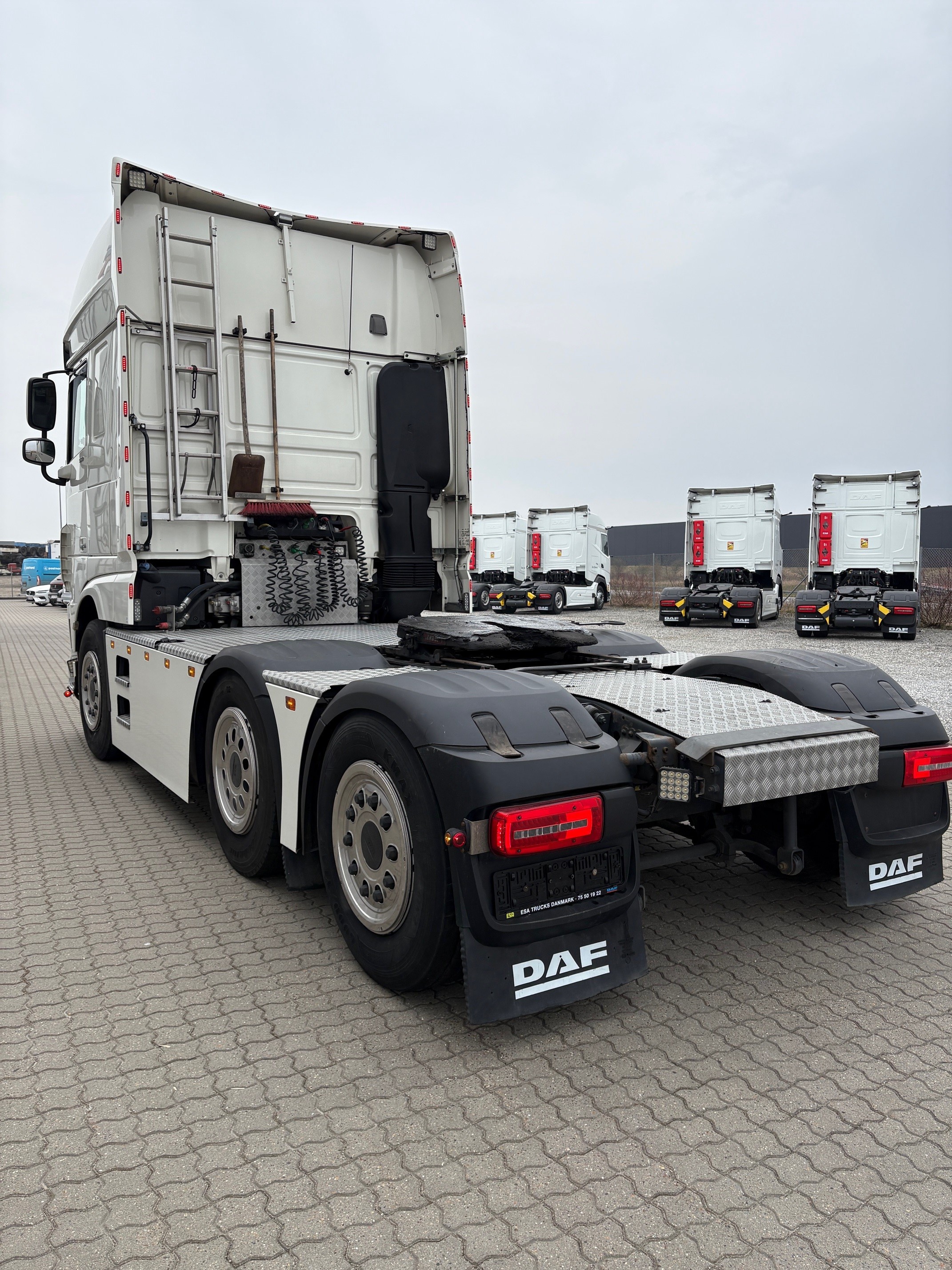 DAF XF 530 FTN 6x2/4 hydraulik trækker