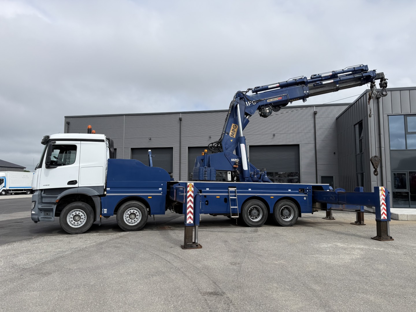 Mercedes Arocs 4153 8x4 MPG 220 TM7 Kranbil