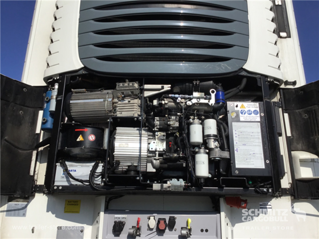 Schmitz Semi Reefer Meat hanging system