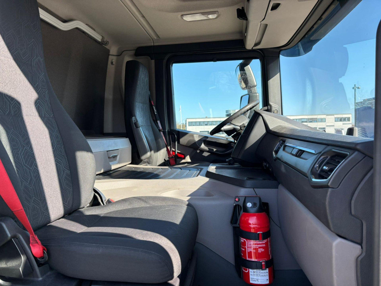 Scania P 320 B6x2*4NB - kølebil