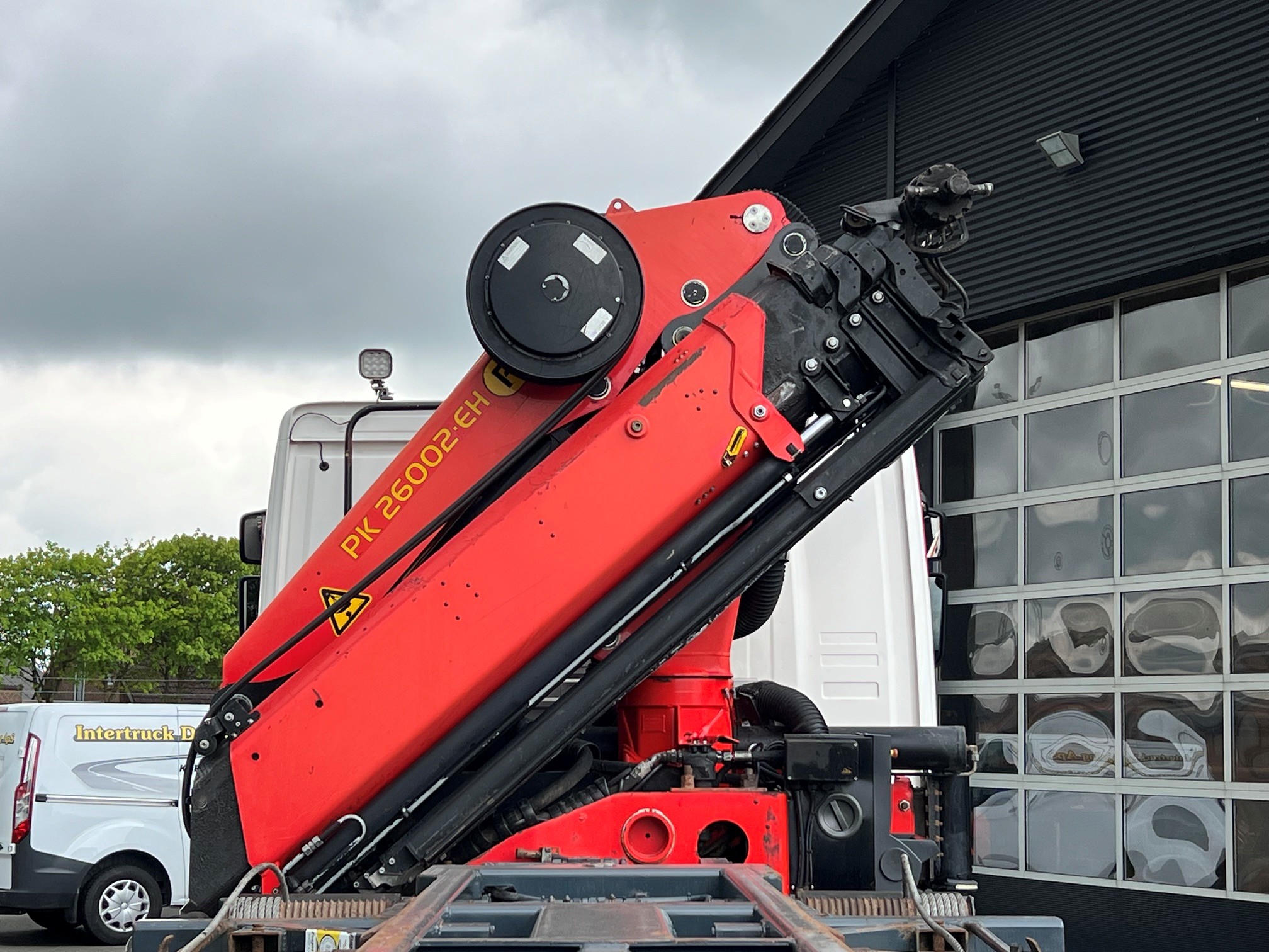 Scania R500 8X4 med Palfinger PK26002 kran og Sawo hejs