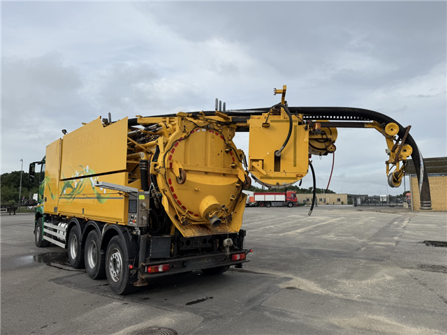 Mercedes Actros 3258 RHD 8x4-4 Wiedemann Super 1000 Recycler