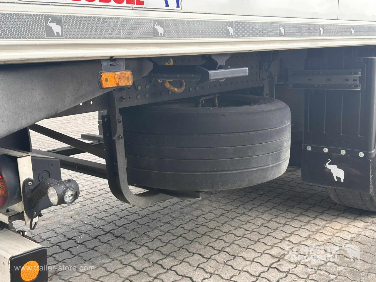 Schmitz Semi Reefer Meat hanging system