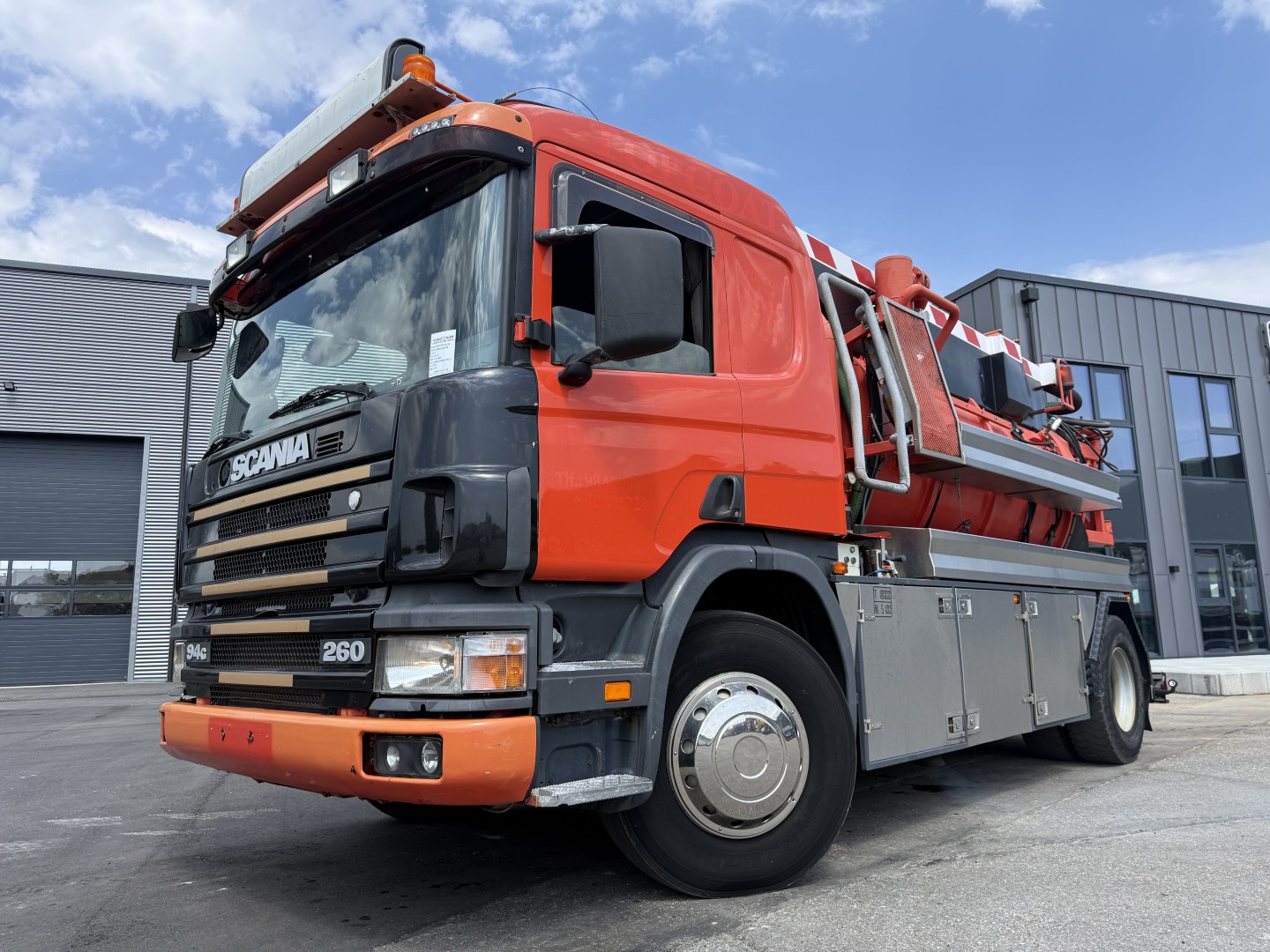 Scania P94/260 4x2 NZ Simon Moos SLS590 Kombi 8.400 l.