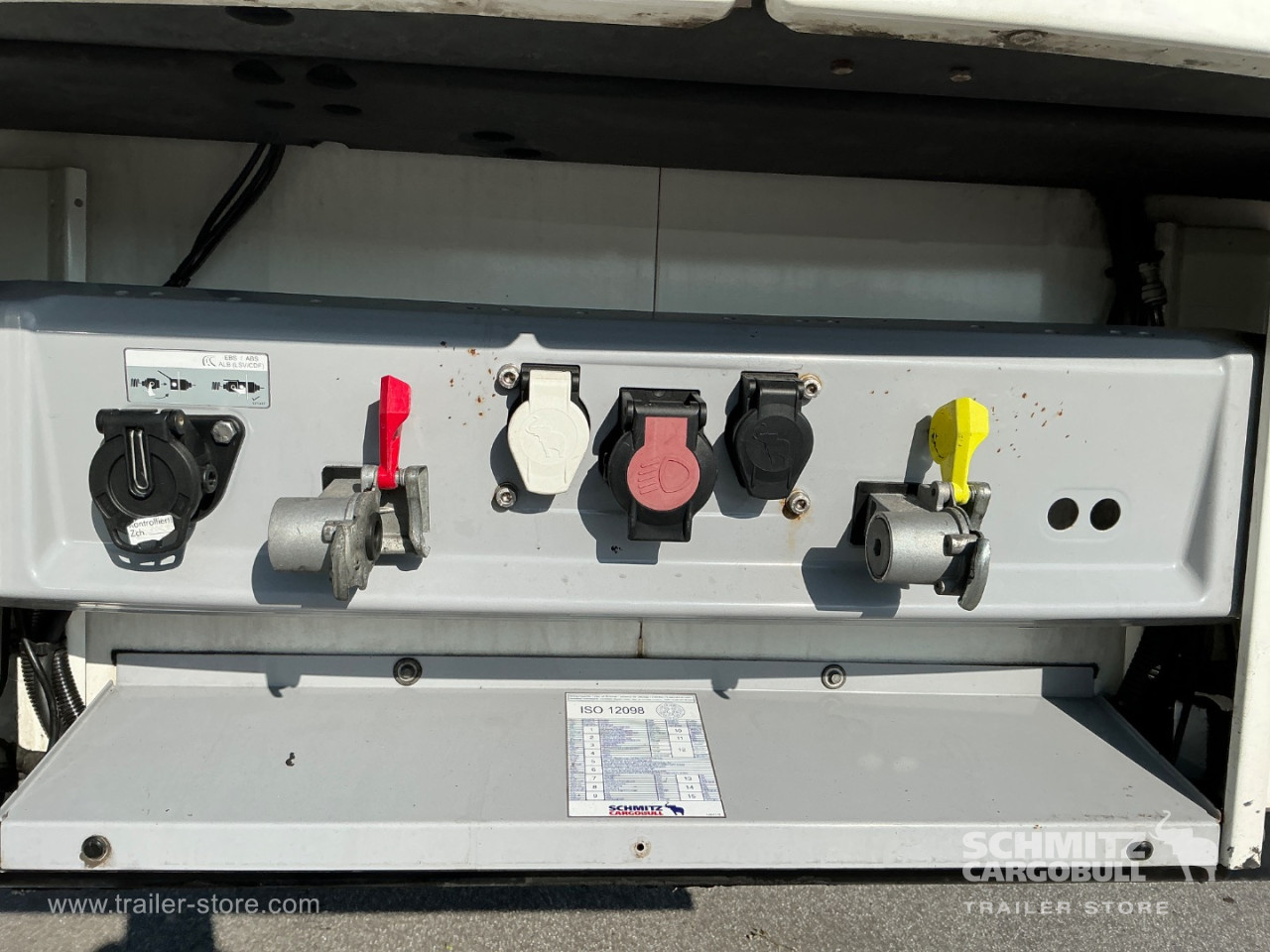 Schmitz Semi Reefer Meat hanging system