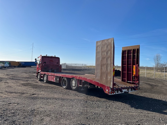 Scania G410 8X2*6 Knæklad – Machinetransporter