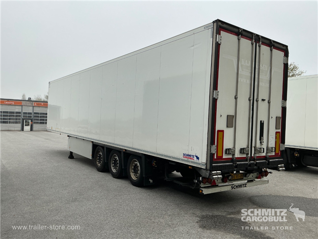 Schmitz Semi Reefer Meat hanging system