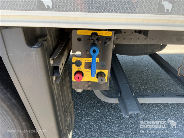 Schmitz Semi Reefer Meat hanging system