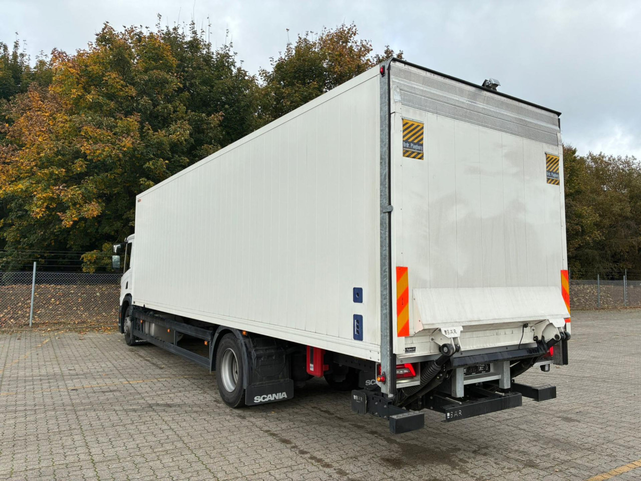 Scania P 250 B4x2NB - BOKS/LIFT