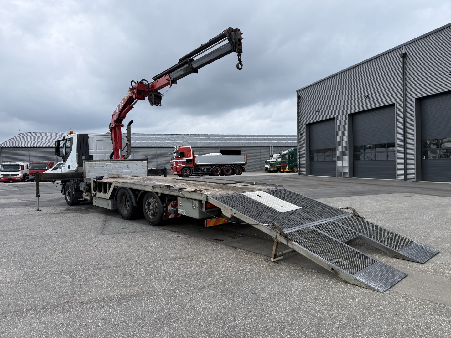 Iveco Stralis 420 6x2 7,0 m. maskinenlad HMF1823K4
