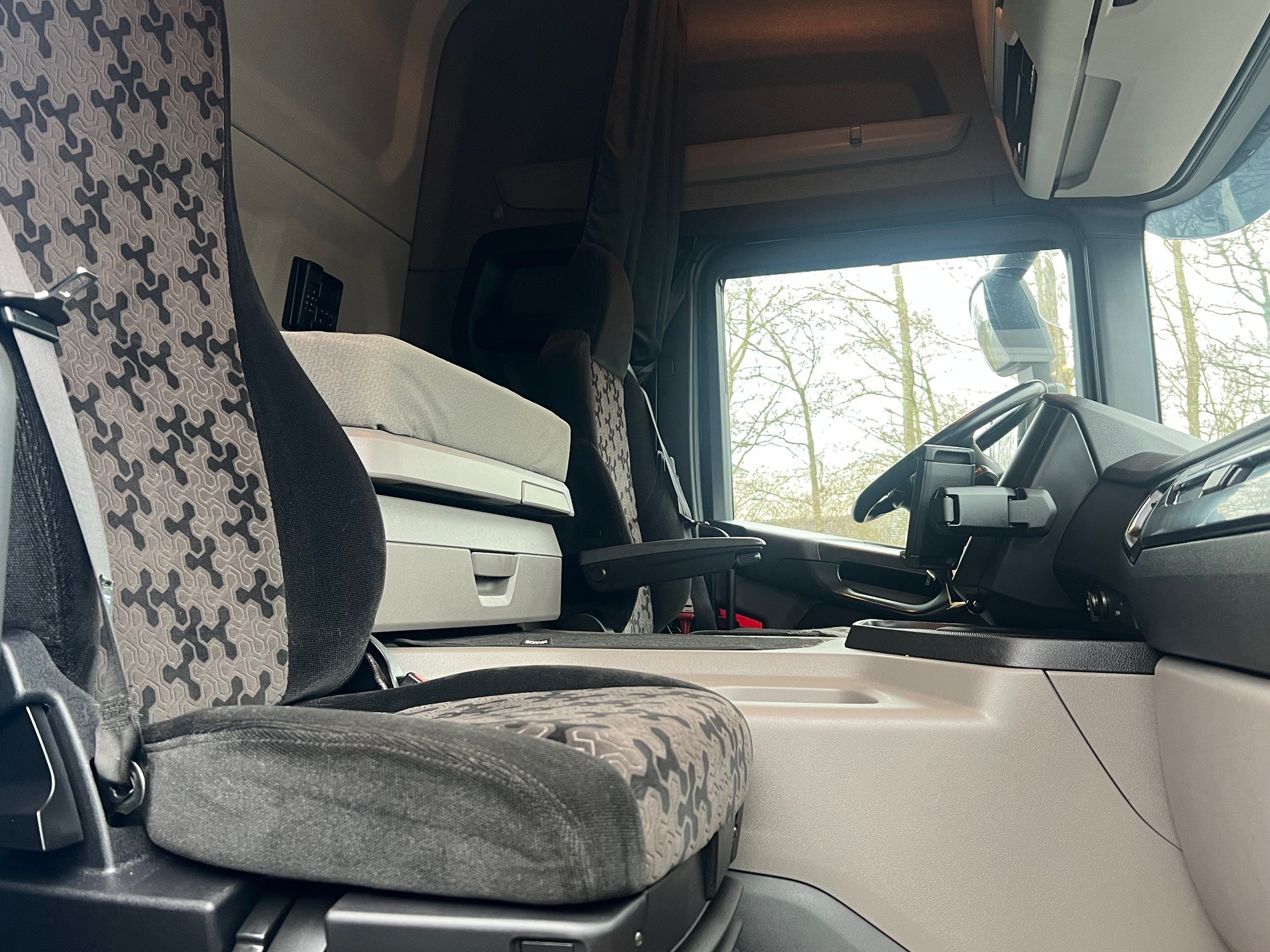 Scania P450 6X2*4 Skydepressning, sovekabine