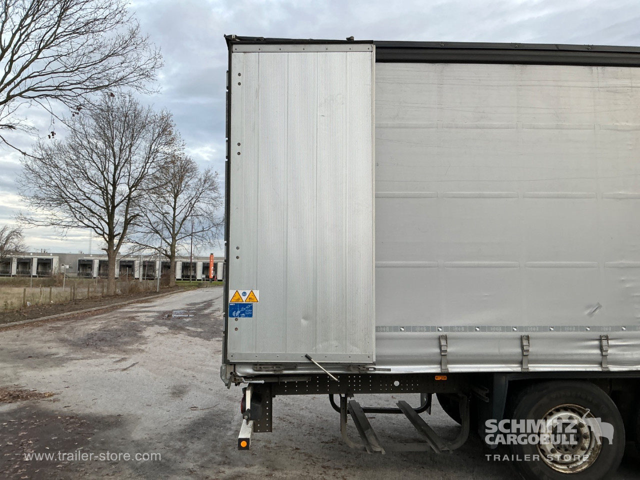 Schmitz Semi Curtainsider Standard , Foldedør højre