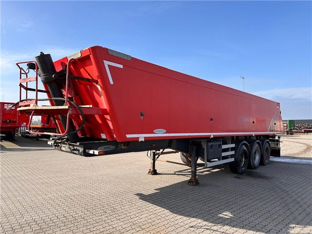Trailerpartner 37 M3, Plastik Tip