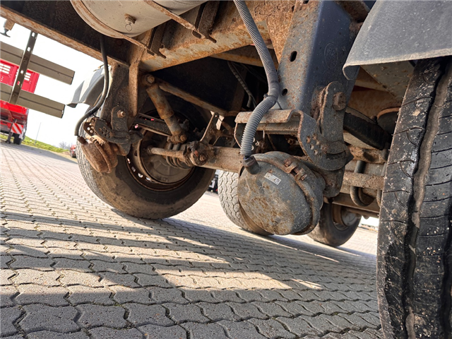 Trailerpartner 37 M3, Plastik Tip