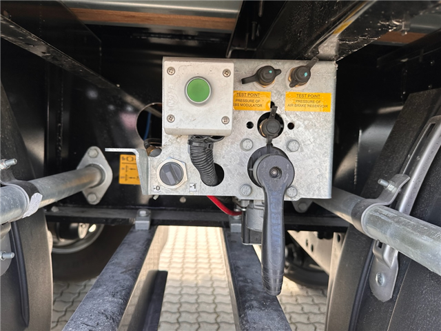 Kässbohrer Truckbeslag, Alusider, Hårdtræsbund