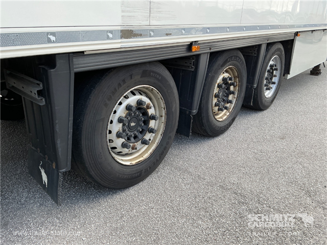 Schmitz Semi Reefer Meat hanging system