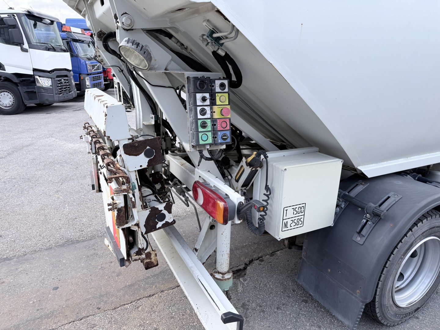 Renault D 7.5 180 4x2 Semat/Techno AZIMUT 8 m3 Skraldebil