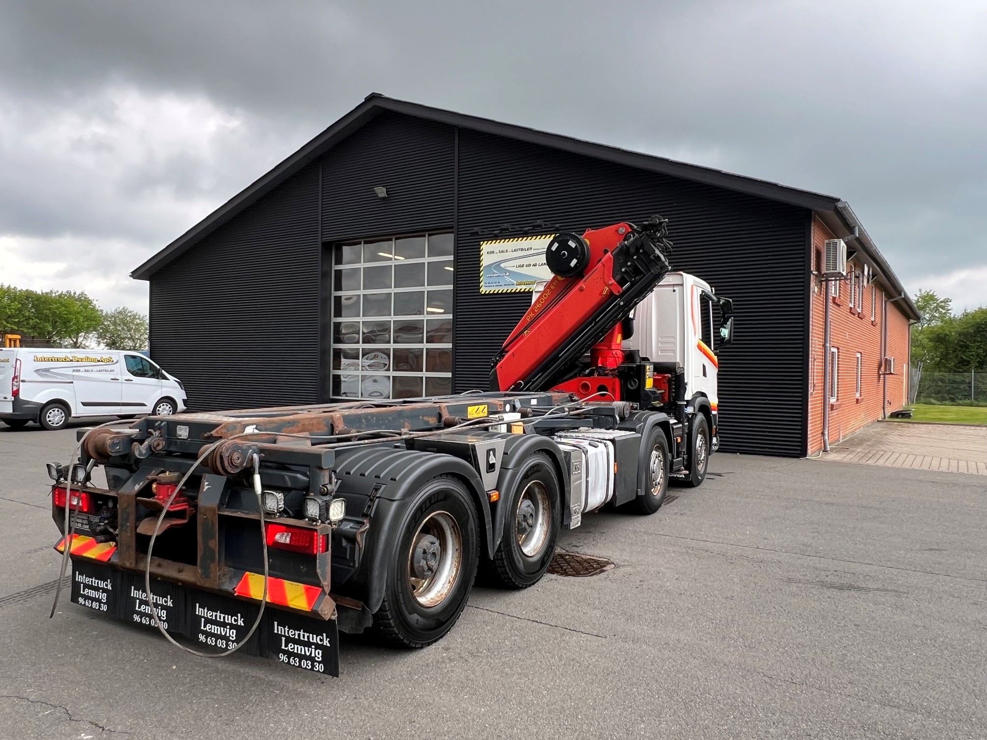 Scania R500 8X4 med Palfinger PK26002 kran og Sawo hejs