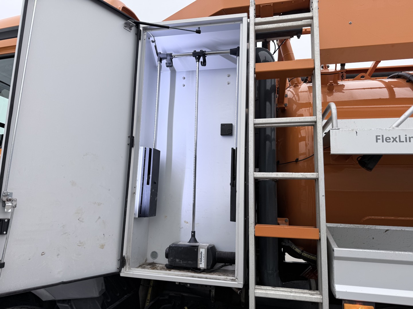 Mercedes Actros 1833 4x2 Bucher FlexLine C60 Slamsuger