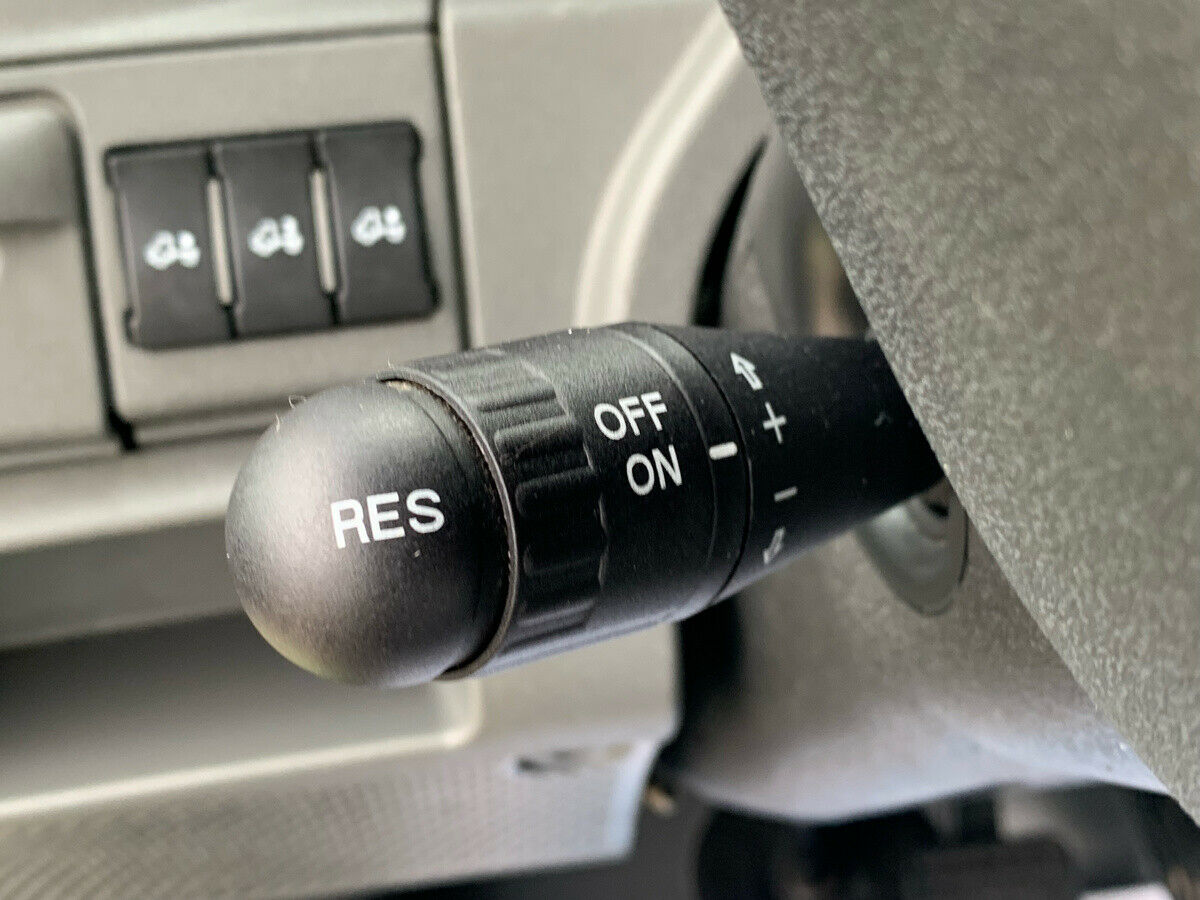 Iveco 35S17 LA/P Box/lift