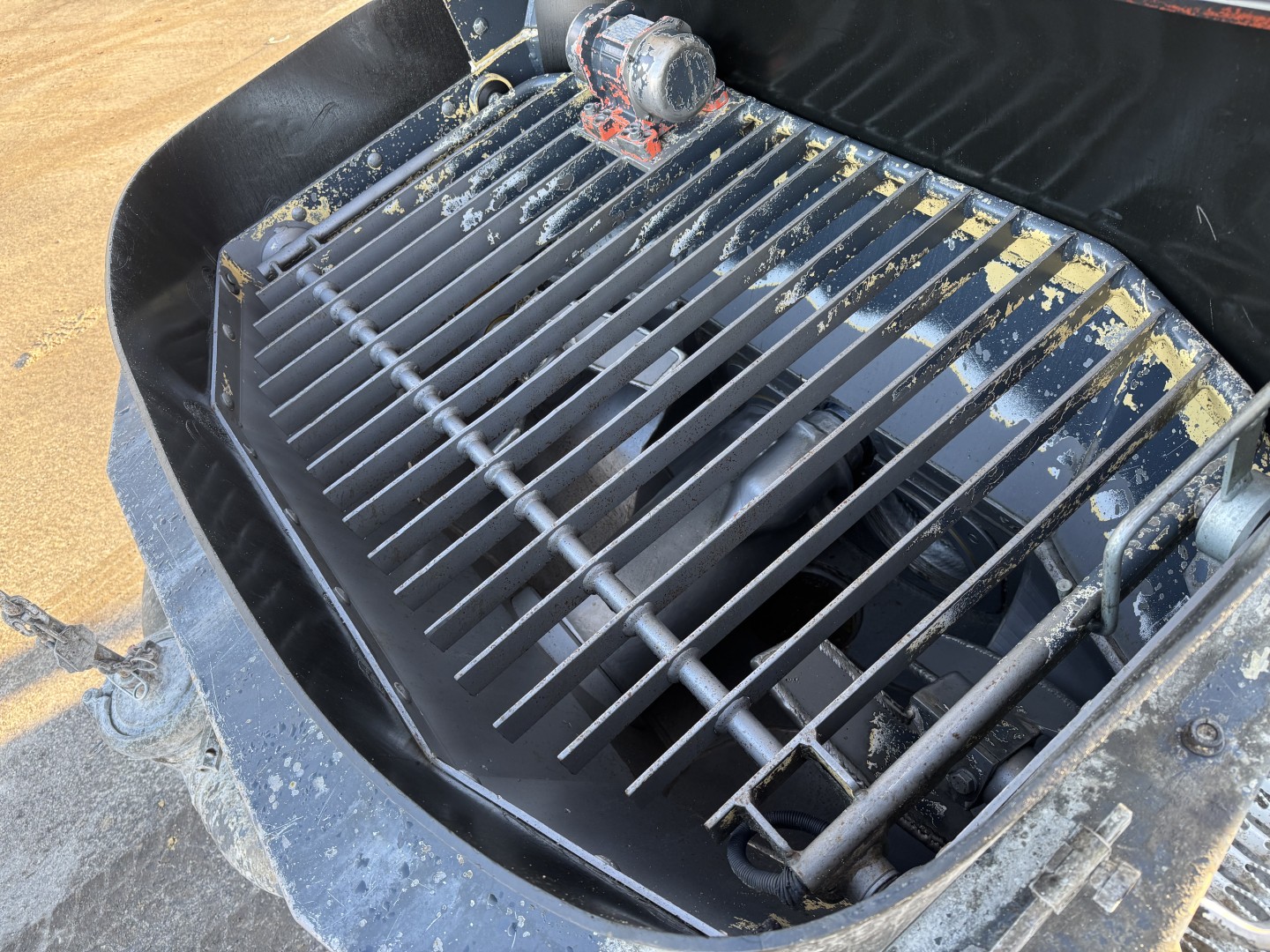 Scania P410 6x4 Liebherr THP 140 H 24 M4 XH Betonpumpe