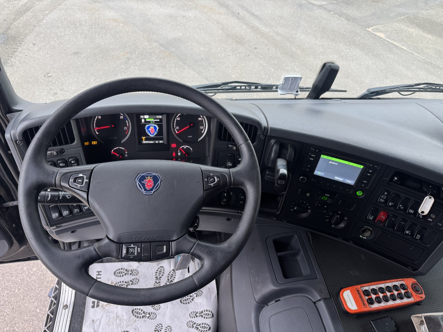 Scania P410 6x2*4 Hvidtved Larsen Flexline 312 ADR