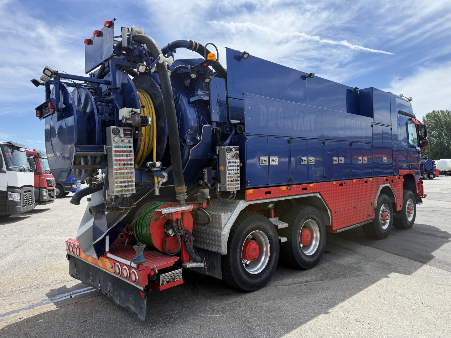 Mercedes Actros 4151 V8 8x8 Hvidtved Larsen RECycler 410