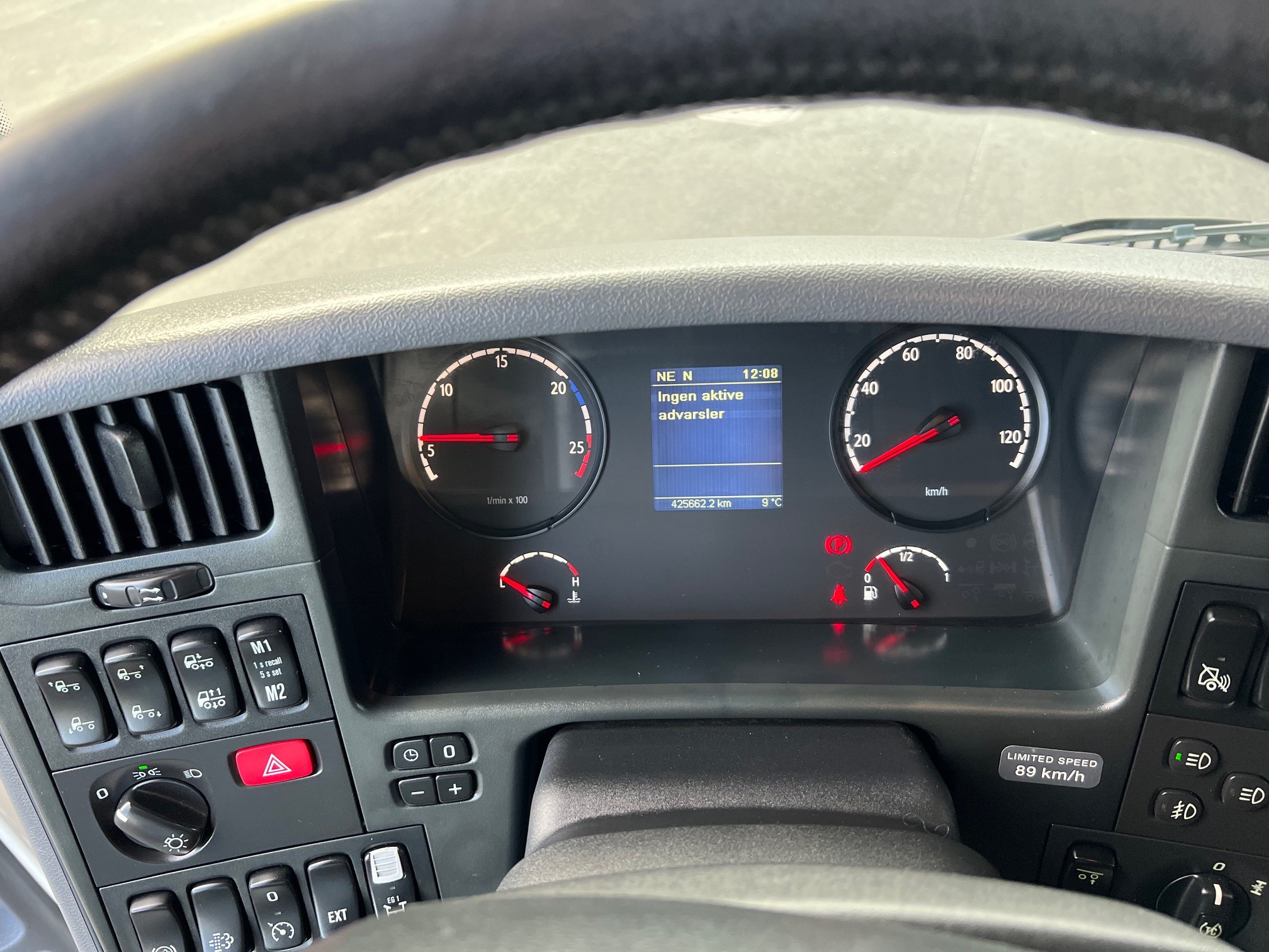 Scania G450 6X2*4 med HMF 2620 K5 kran