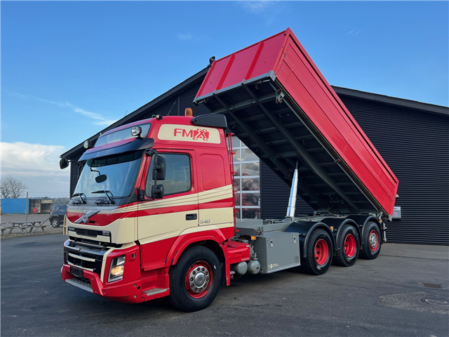 Volvo FMX 540 med 3-vejs pendeltip