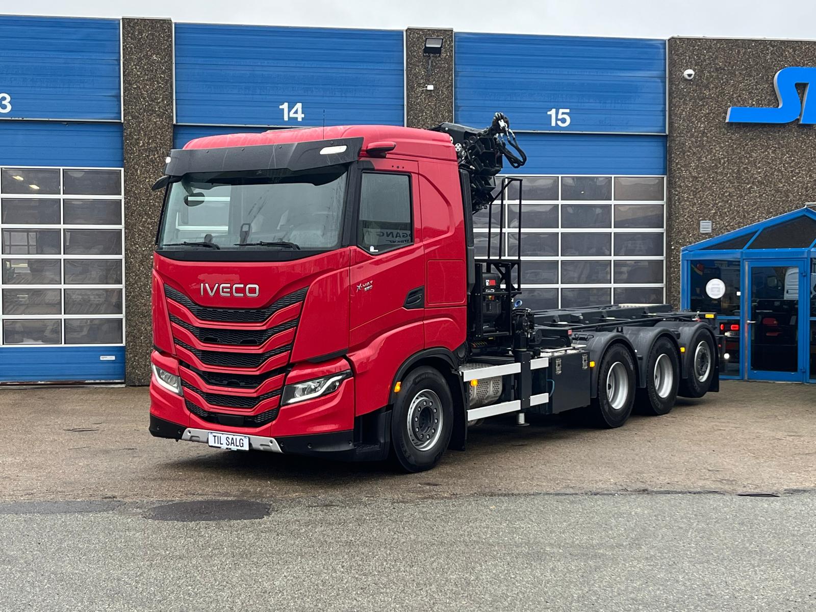 Iveco X-Way 8x4 1+3 580Hp opbygget med HIAB kran & Sawo hejs