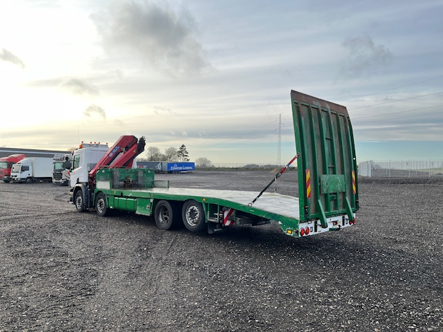 Scania P450 8X2*6 Knæklad + Kran HMF1820 – Machinetransporter