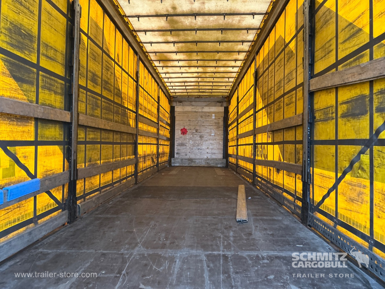 Schmitz Semi Curtainsider Mega