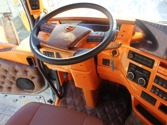 Volvo FH 500 special interior