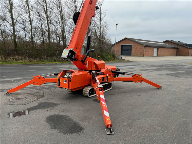 Jekko Minikran SPX527 med spil, fly-jib og glasmanipulator