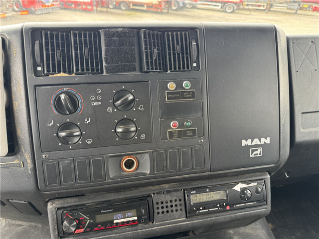 MAN 35.464 8x8 Hvidtved Larsen 9000 L