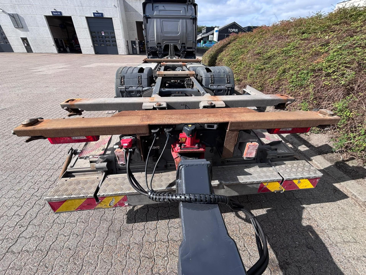 Scania P 360 B4x2NB - BDF swap body chassis with fold-awa