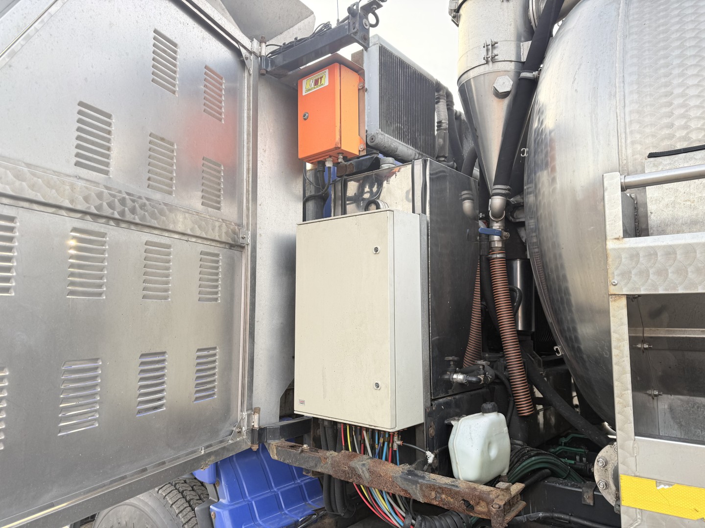 MAN TGA 26.400 6x4 MORO 13.700 l. Rustfri ADR