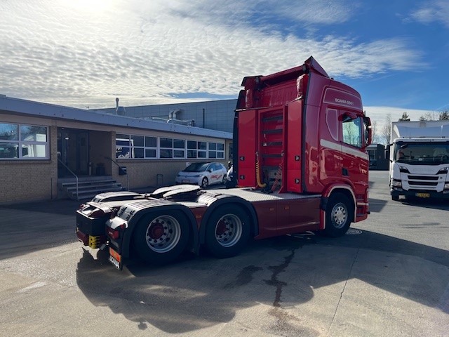 Scania R560