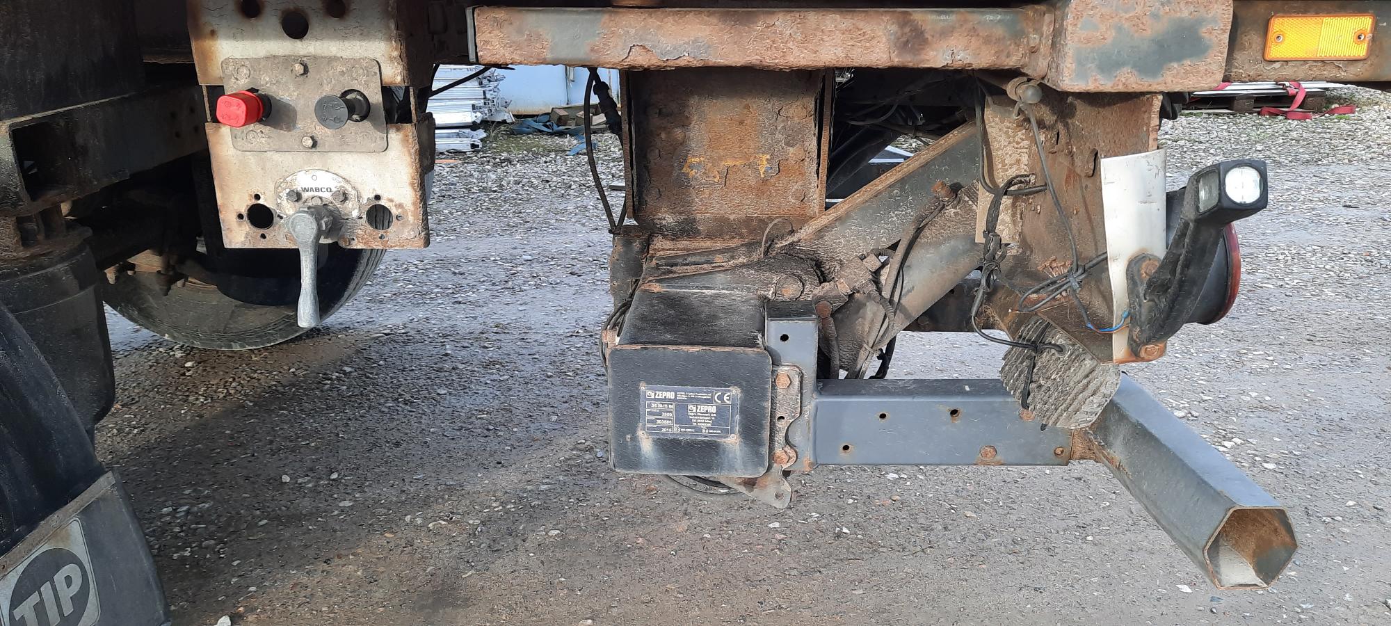 Chereau Køletrailer med opretstående lift