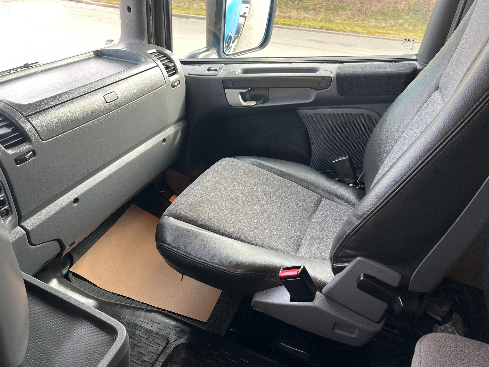 Scania R500 8X4 med HMF hejs og HMF 1560 K5 kran