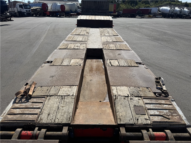 Kel-Berg / Faymonville 4 akslet Udtræks Maskintrailer