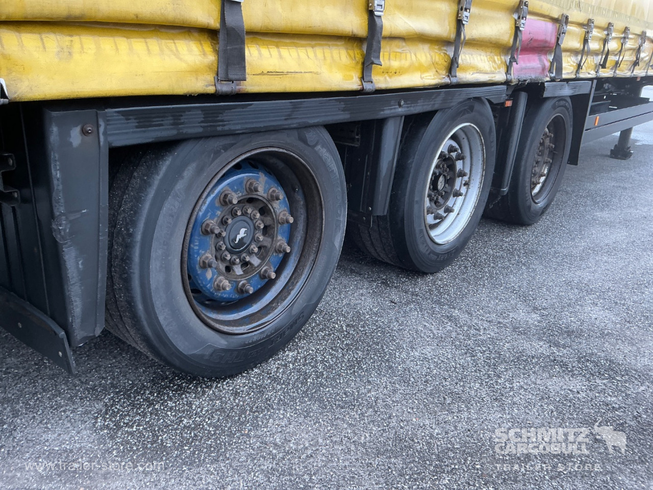 Schmitz Semi Curtainsider Mega
