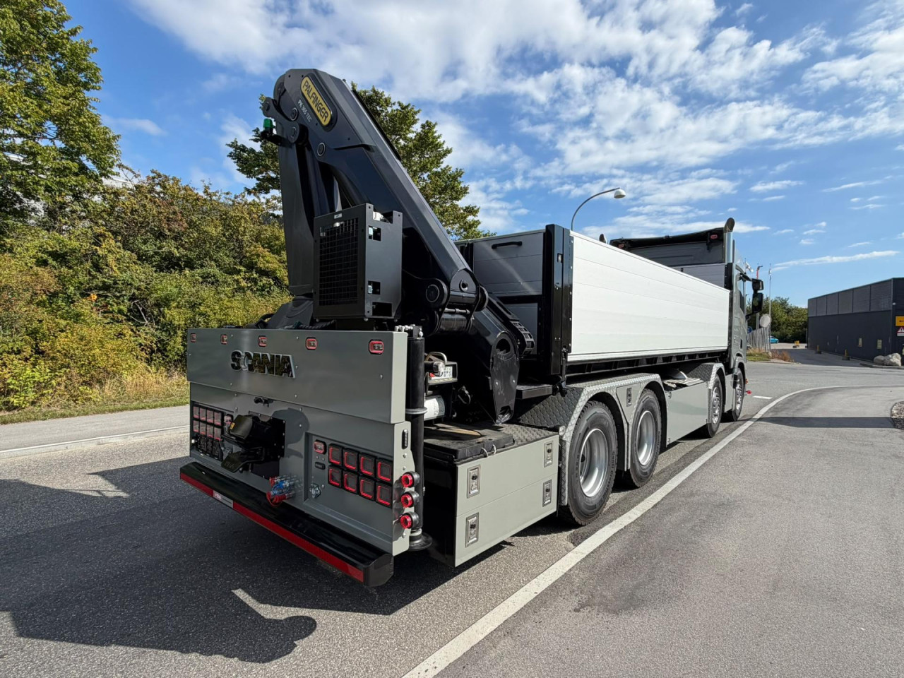 Scania R 660 B8x4NB Crane Palfinger 365 TEC Tiplad
