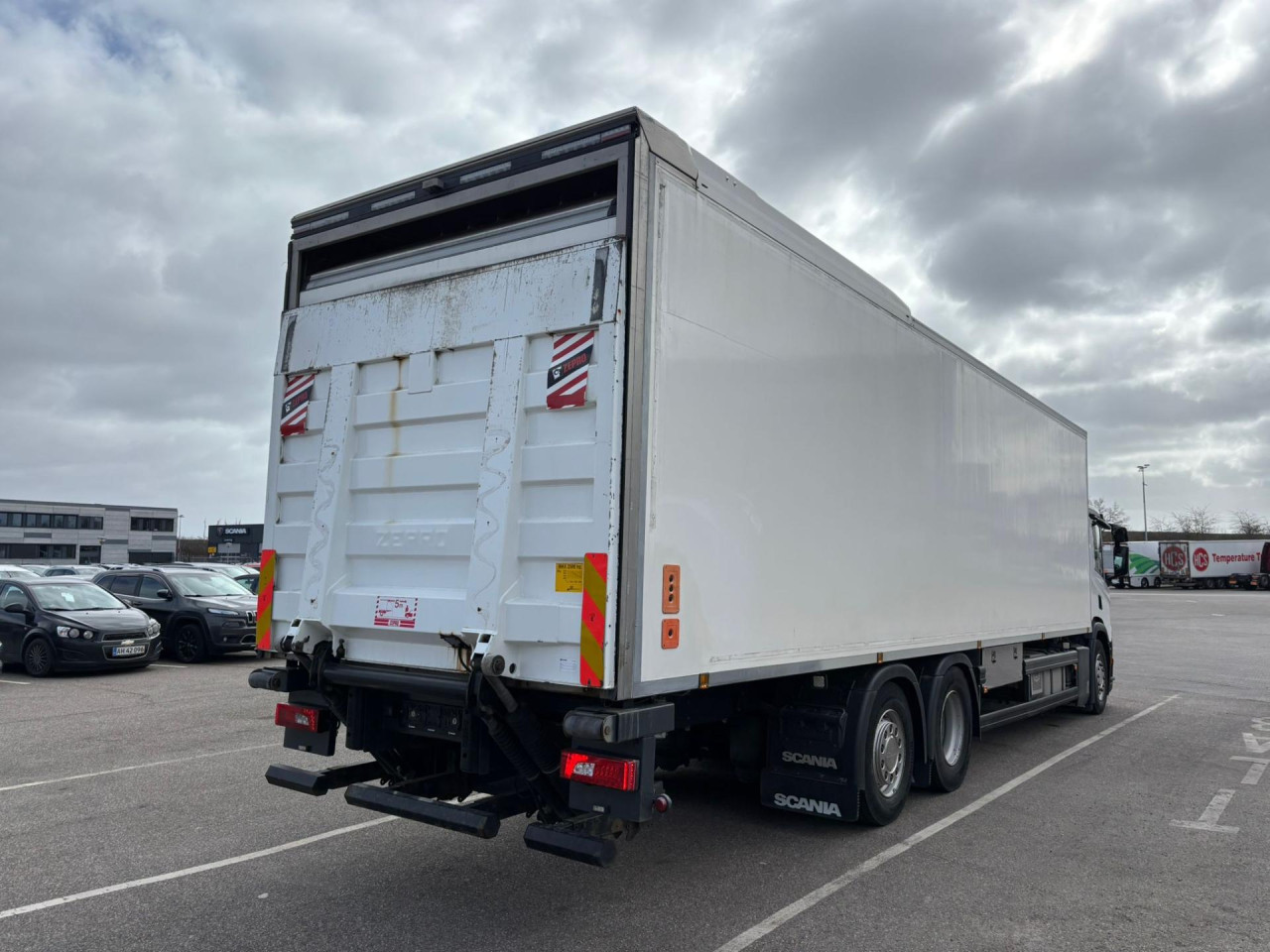 Scania P 320 B6x2*4NB Carrier Iceland Twincool Cherau pie