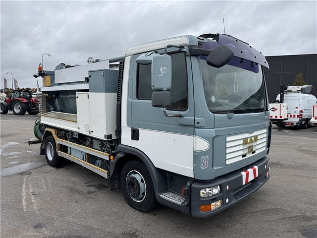 MAN TGL 12.240 4x2 Hvidtved Larsen SLP 5.5
