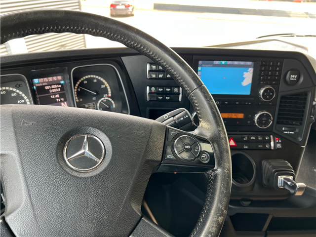 Mercedes-Benz Actros 2558 6x2*4