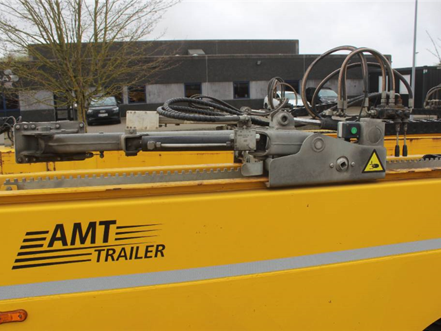 AMT IN400 - 4 aks. Innenlader trailer