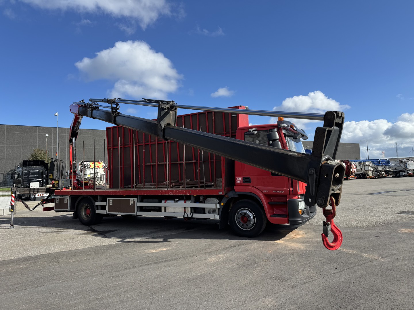 Iveco EuroCargo 160E30 / Kran Fassi F110 / Glaslad