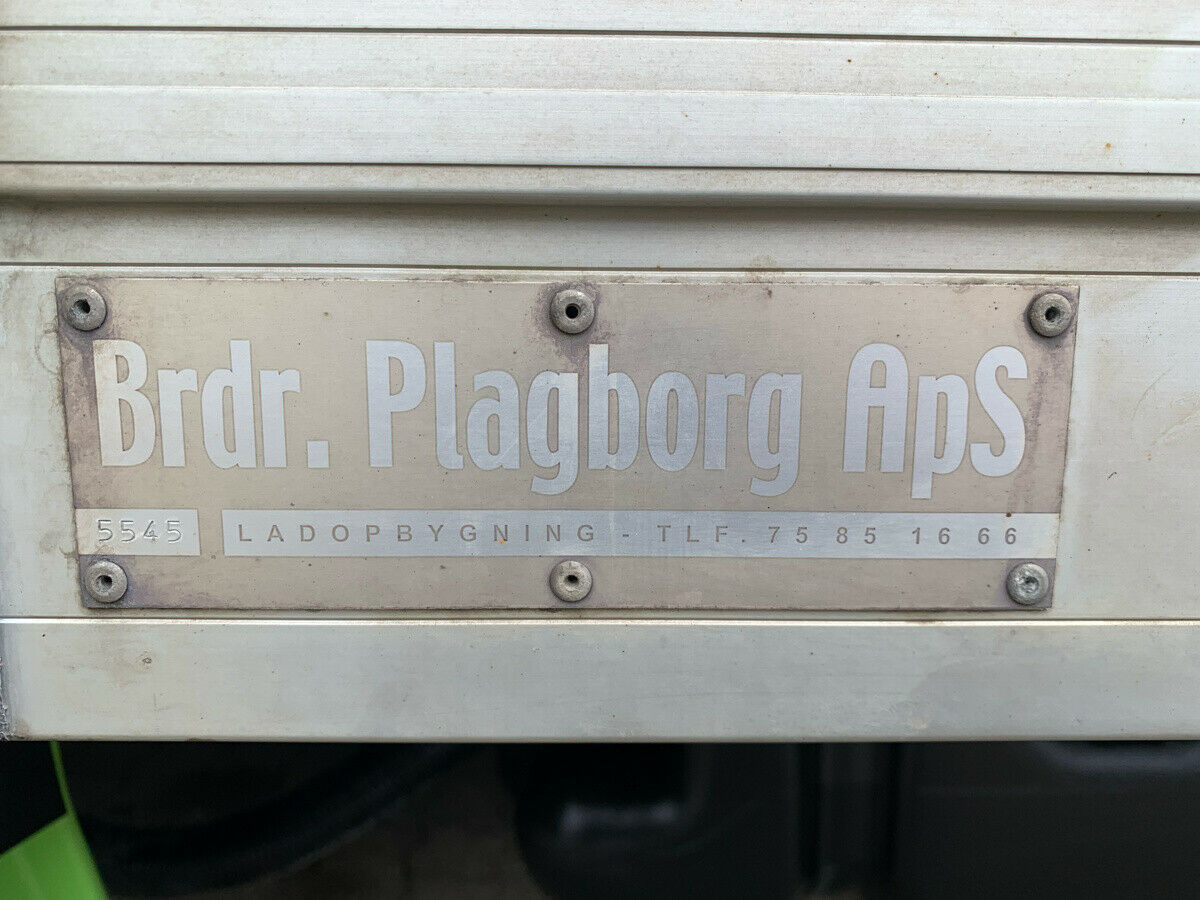 Iveco 35S17 LA/P Box/lift